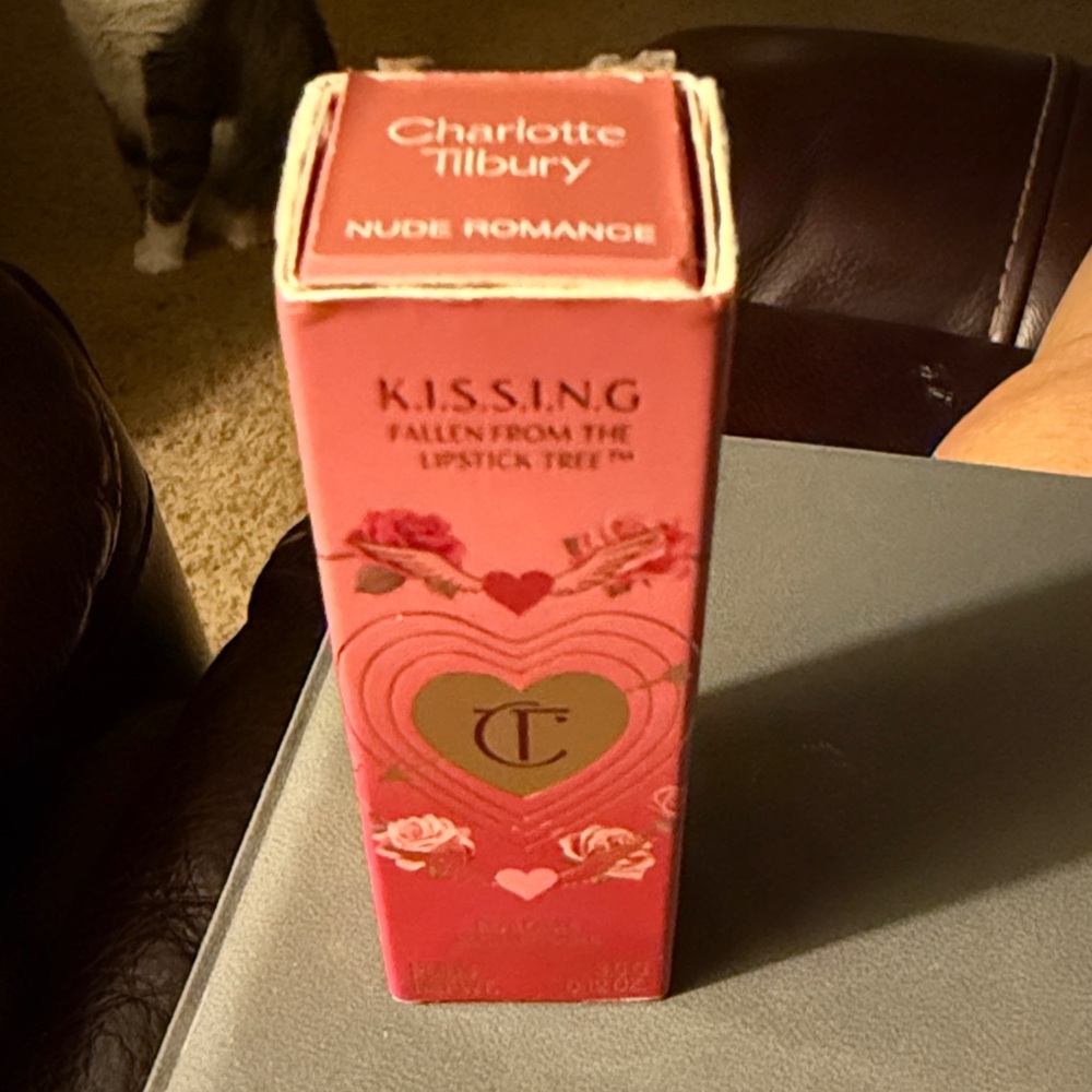 Charlotte Tilbury K.I.S.S.I.N.G Lipstick - Nude Romance